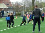 Paas-plezier op sportpark Het Springer voor S.K.N.W.K. JO7-1 en JO9-1 van zaterdag 8 april 2023 (97/240)